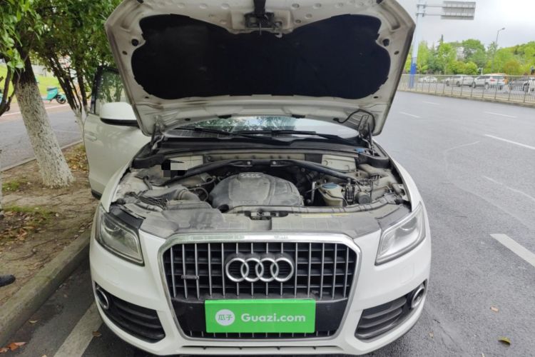 Used Audi Q5 2015 40 TFSI Trendy Edition Engine Bay