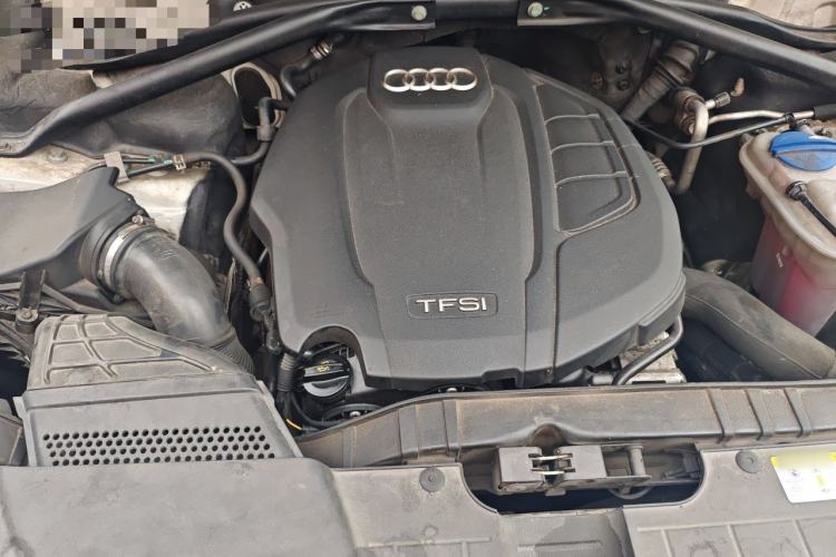 Used Audi Q5 2015 40 TFSI Technology Edition Engine Bay