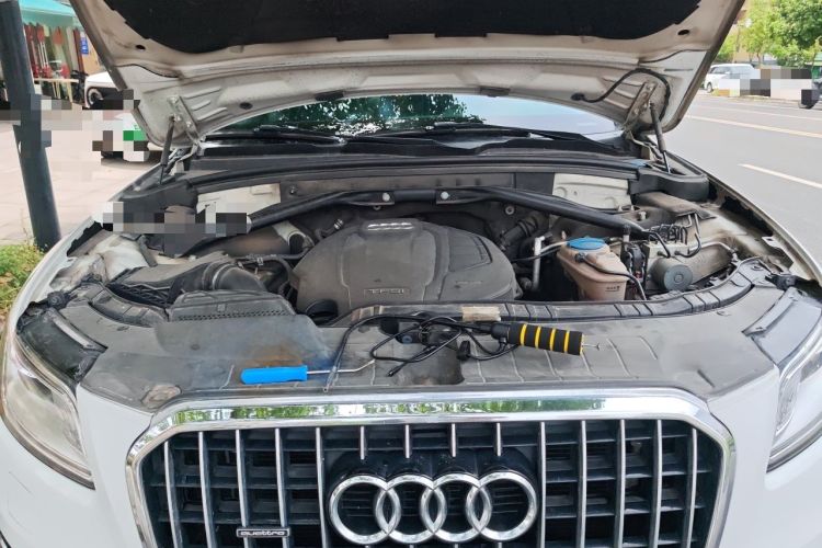 Used Audi Q5 2015 40 TFSI Technology Edition Engine Bay
