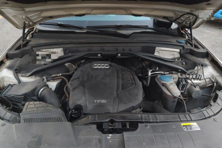 Used Audi Q5 2015 40 TFSI Technology Edition Engine Bay