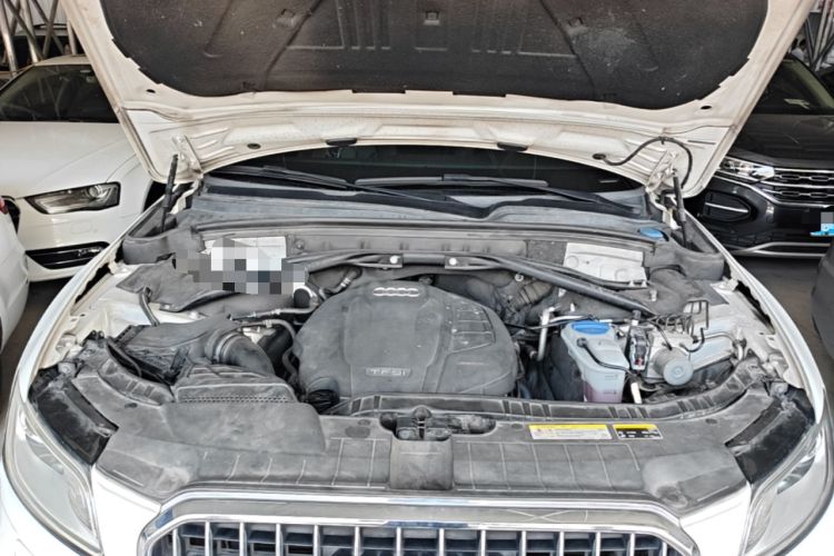 Used Audi Q5 2015 40 TFSI Technology Edition Engine Bay