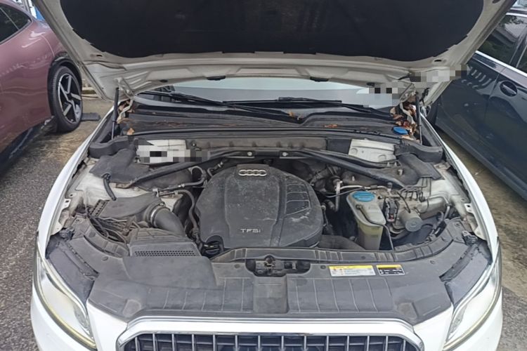 Used Audi Q5 2015 40 TFSI Technology Edition Engine Bay