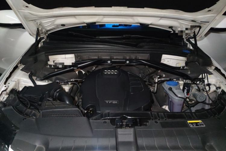 Used Audi Q5 2015 40 TFSI Trendy Edition Engine Bay