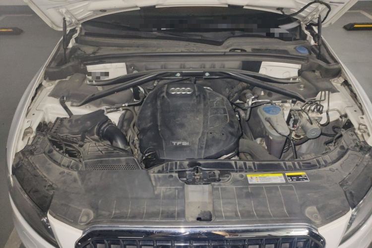 Used Audi Q5 2015 40 TFSI Technology Edition Engine Bay