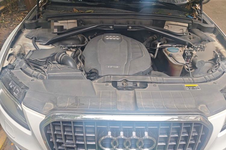 Used Audi Q5 2015 40 TFSI Trendy Edition Engine Bay