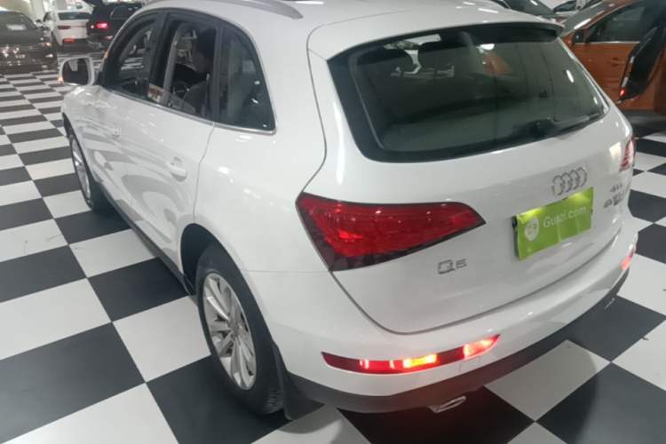 Used Audi Q5 2015 40 TFSI Technology Edition Exterior 2