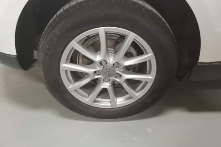 Used Audi Q5 2015 40 TFSI Trendy Edition Exterior 3