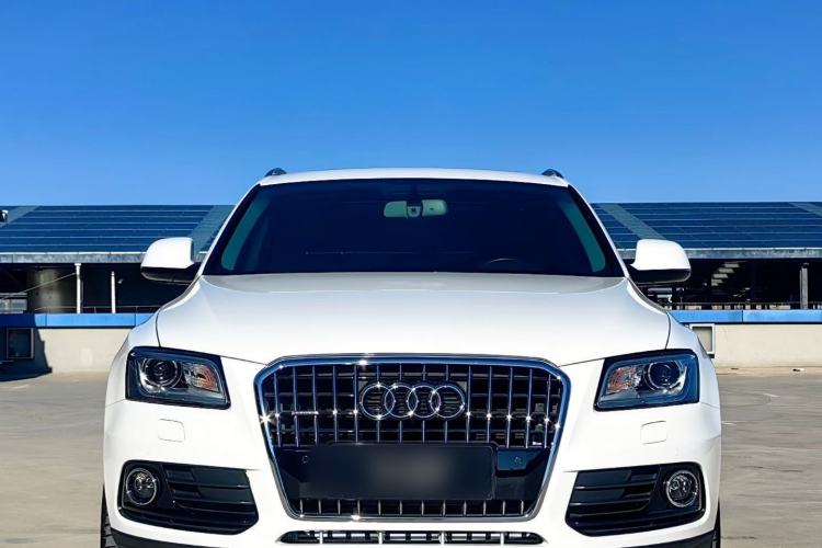 Used Audi Q5 2015 40 TFSI Comfort Model Exterior 4