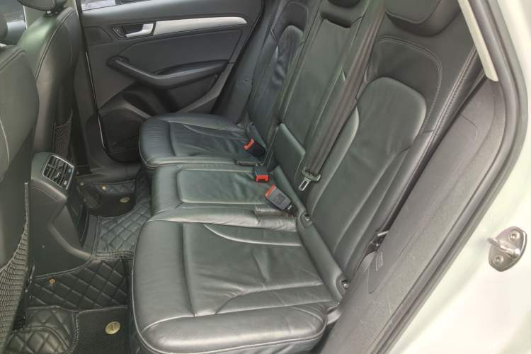 Used Audi Q5 2015 40 TFSI Technology Edition Exterior 4