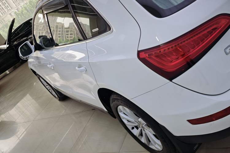 Used Audi Q5 2015 40 TFSI Technology Edition Exterior 5
