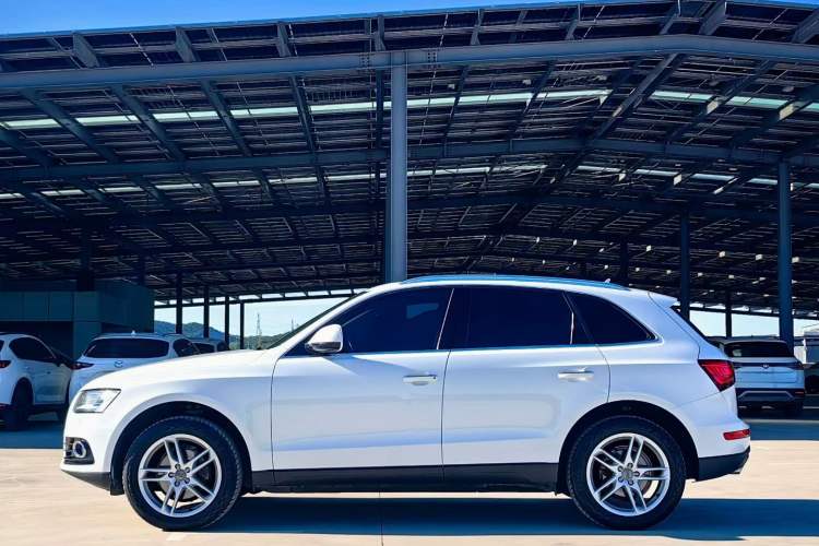 Used Audi Q5 2015 40 TFSI Comfort Model Exterior 5