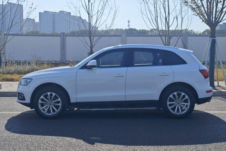 Used Audi Q5 2015 40 TFSI Technology Edition Exterior 6