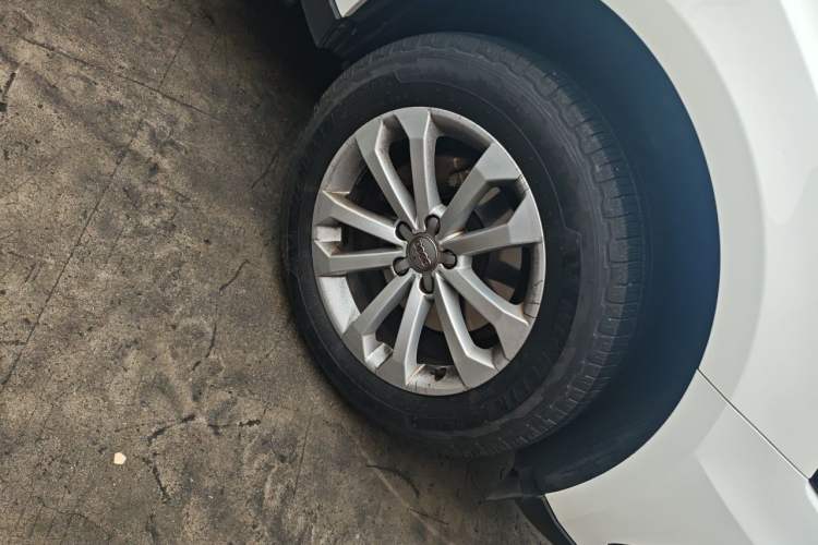 Used Audi Q5 2015 40 TFSI Technology Edition Exterior 7