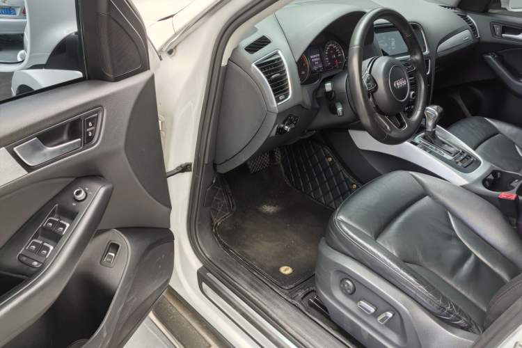 Used Audi Q5 2015 40 TFSI Technology Edition Exterior 8