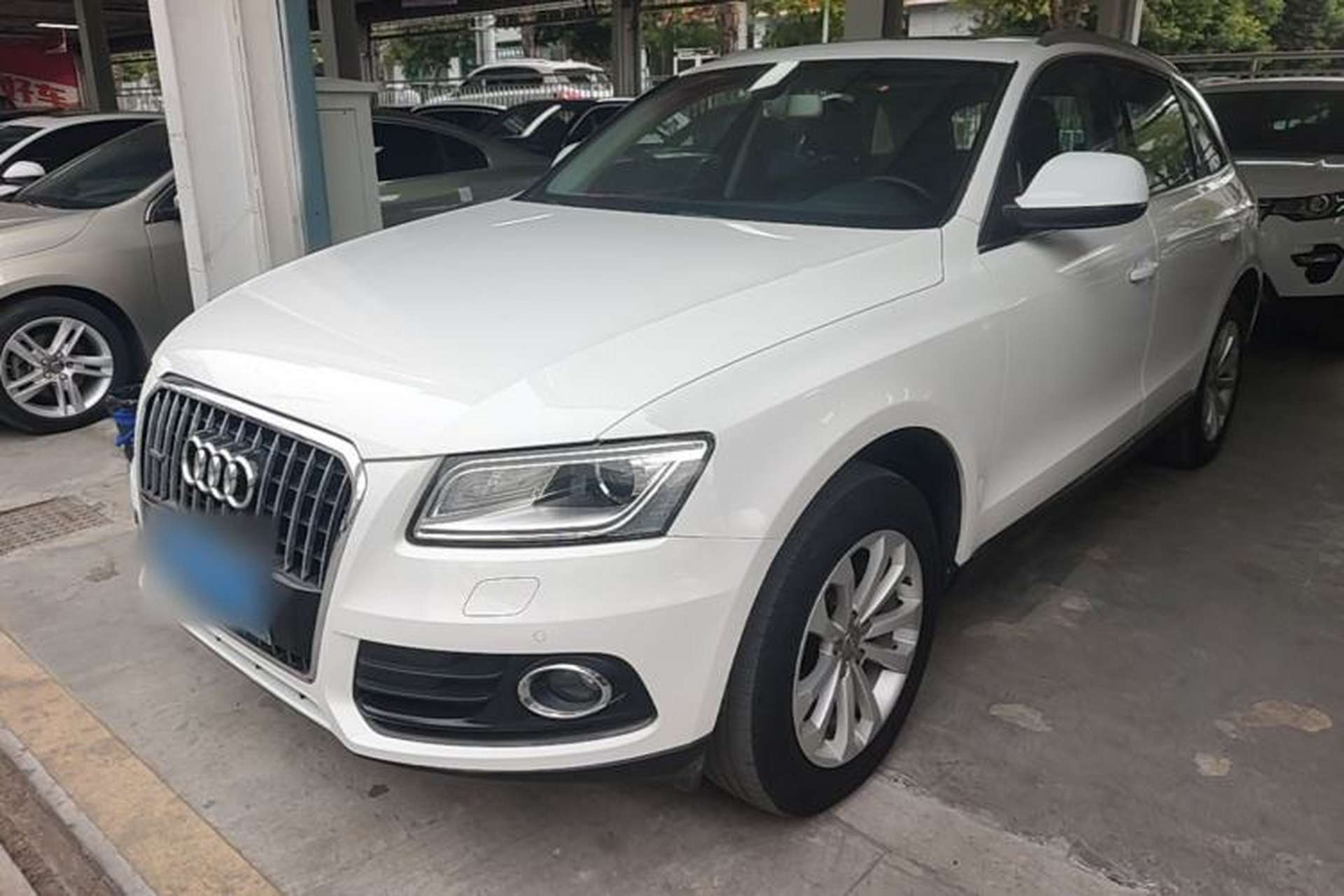 Used Audi Q5 2015 40 TFSI Technology Edition Front Left 45 Deg