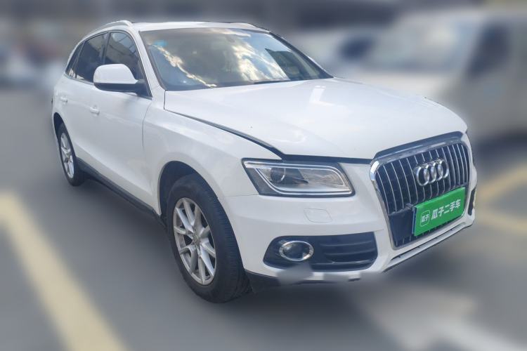 Used Audi Q5 2015 40 TFSI Trendy Edition Front Right 45 Deg