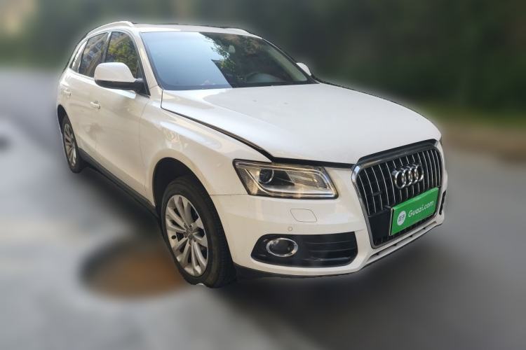 Used Audi Q5 2015 40 TFSI Technology Edition Front Right 45 Deg