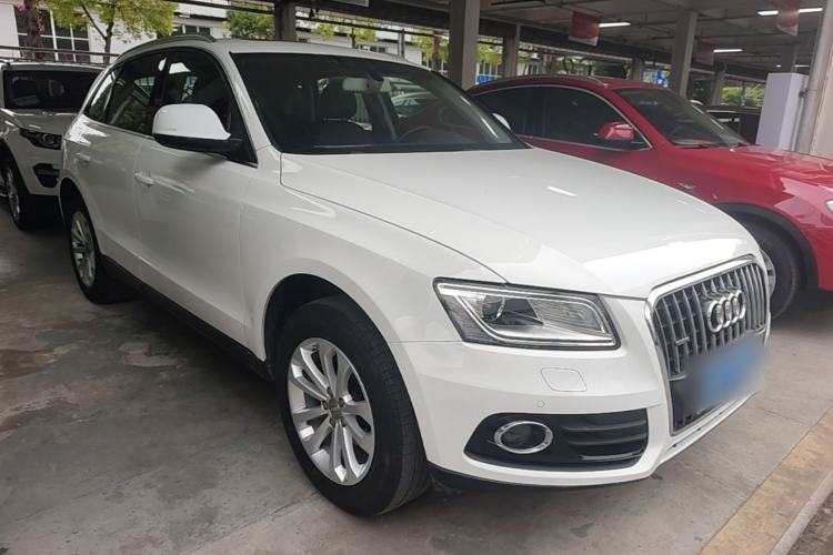 Used Audi Q5 2015 40 TFSI Technology Edition Front Right 45 Deg