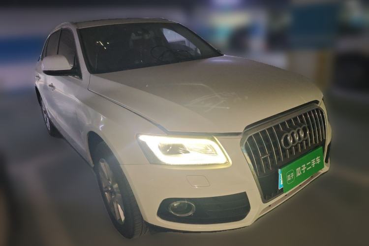 Used Audi Q5 2015 40 TFSI Technology Edition Front Right 45 Deg