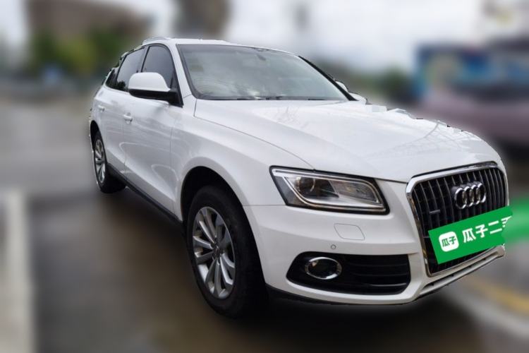 Used Audi Q5 2015 40 TFSI Technology Edition Front Right 45 Deg