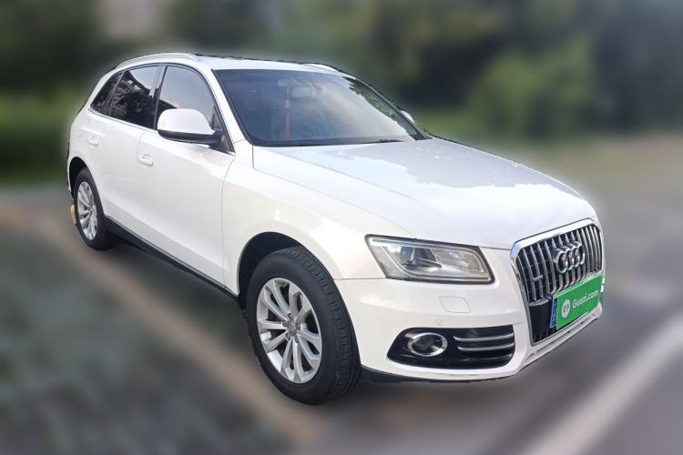 Used Audi Q5 2015 40 TFSI Technology Edition Front Right 45 Deg