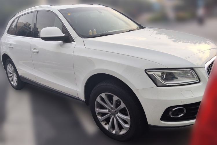 Used Audi Q5 2015 40 TFSI Technology Edition Front Right 45 Deg