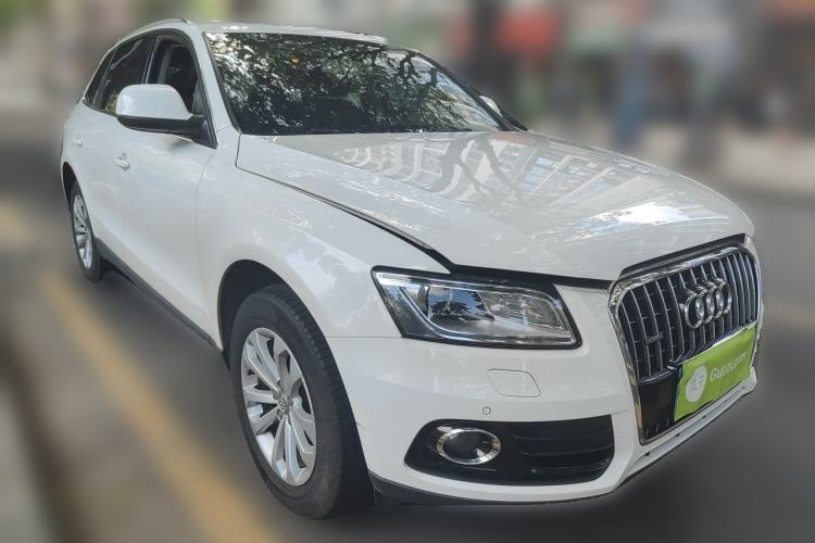 Used Audi Q5 2015 40 TFSI Technology Edition Front Right 45 Deg