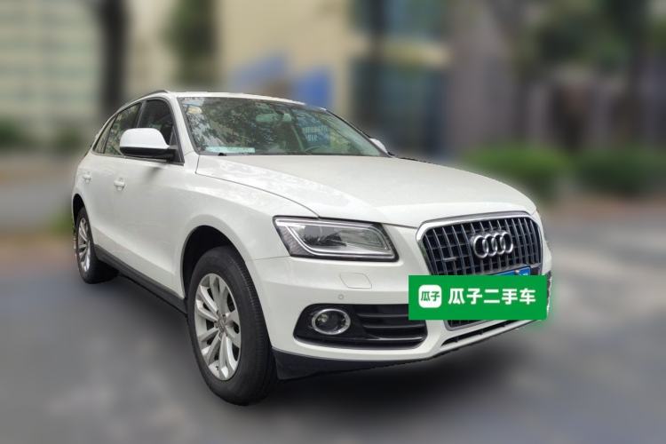 Used Audi Q5 2015 40 TFSI Technology Edition Front Right 45 Deg