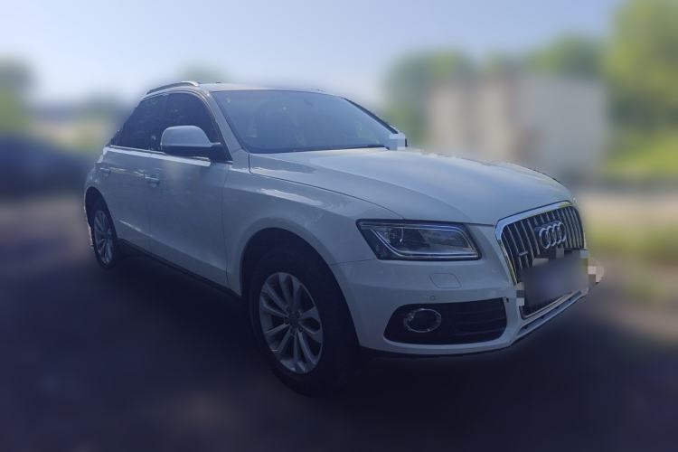 Used Audi Q5 2015 40 TFSI Technology Edition Front Right 45 Deg