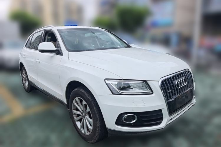 Used Audi Q5 2015 40 TFSI Technology Edition Front Right 45 Deg
