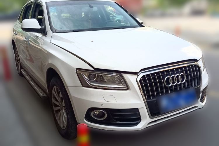 Used Audi Q5 2015 40 TFSI Technology Edition Front Right 45 Deg