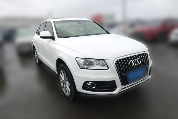 Used Audi Q5 2015 40 TFSI Trendy Edition Front Right 45 Deg