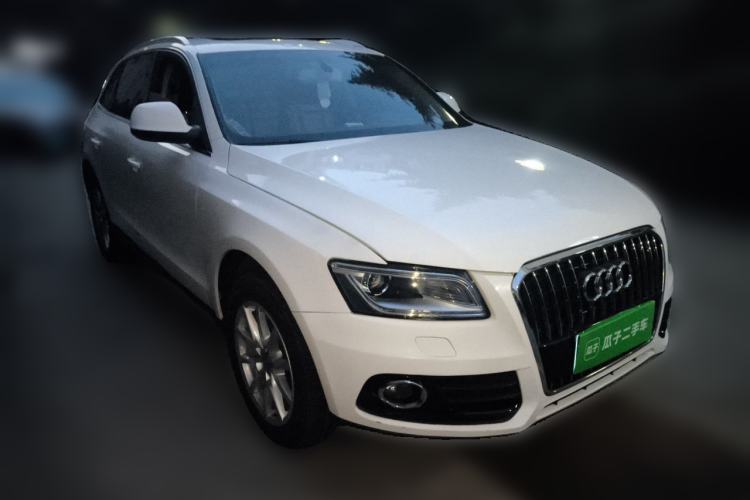 Used Audi Q5 2015 40 TFSI Trendy Edition Front Right 45 Deg