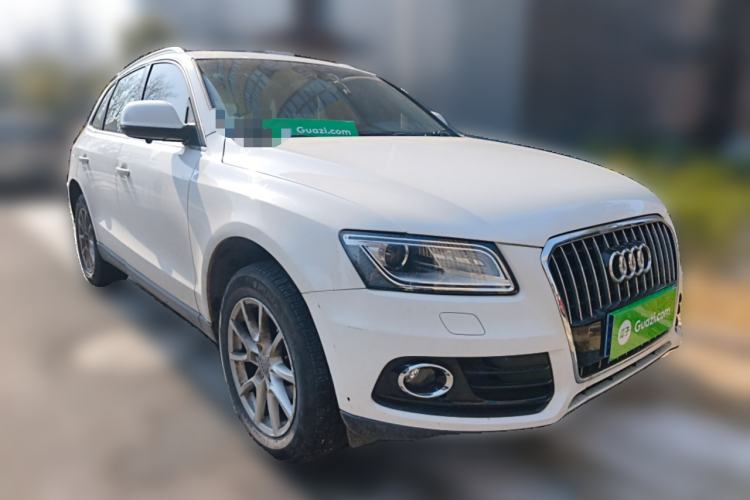 Used Audi Q5 2015 40 TFSI Trendy Edition Front Right 45 Deg