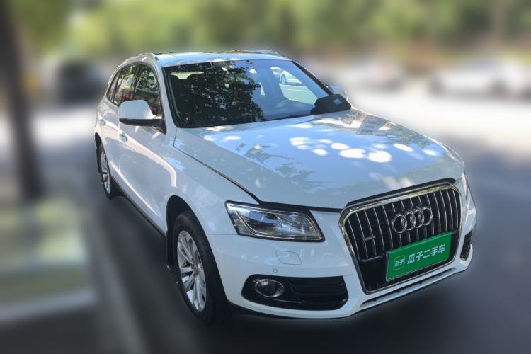 Used Audi Q5 2015 40 TFSI Technology Edition Front Right 45 Deg