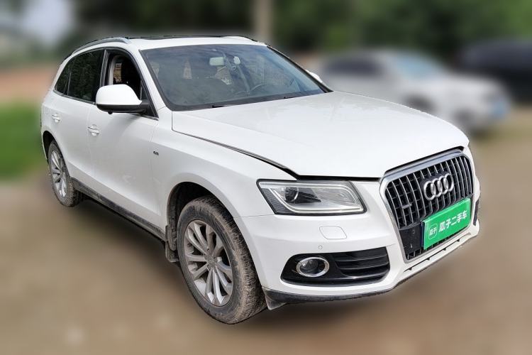 Used Audi Q5 2015 40 TFSI Technology Edition Front Right 45 Deg