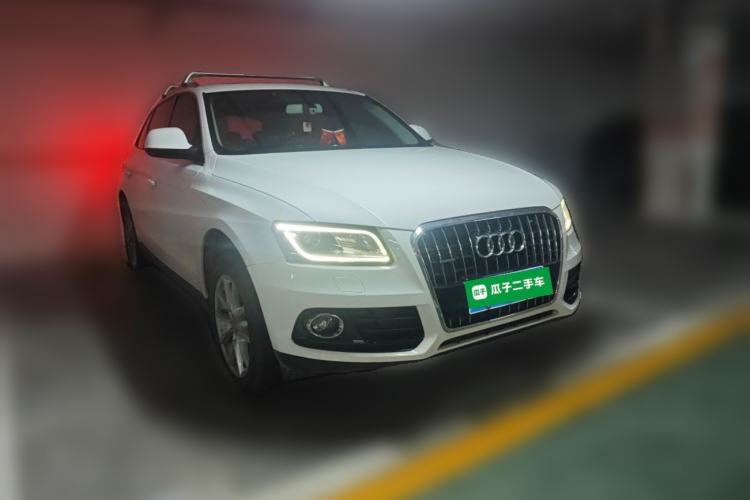 Used Audi Q5 2015 40 TFSI Trendy Edition Front Right 45 Deg