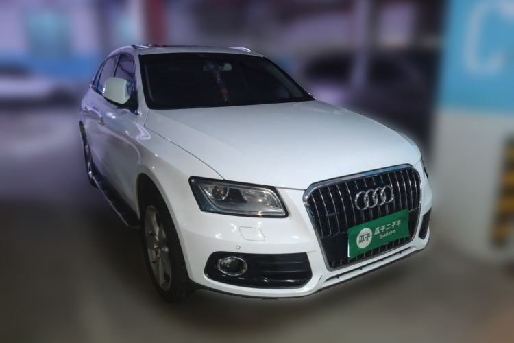 Used Audi Q5 2015 40 TFSI Comfort Model Front Right 45 Deg