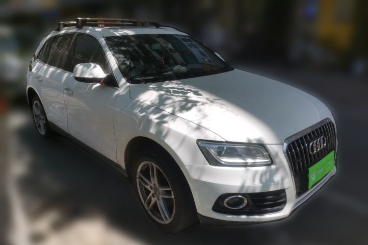 Used Audi Q5 2015 40 TFSI Comfort Model Front Right 45 Deg