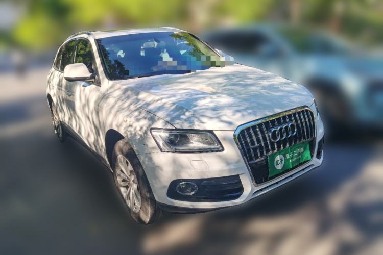 Used Audi Q5 2015 40 TFSI Technology Edition Front Right 45 Deg