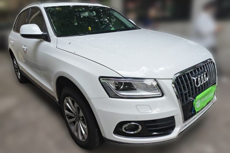 Used Audi Q5 2015 40 TFSI Technology Edition Front Right 45 Deg