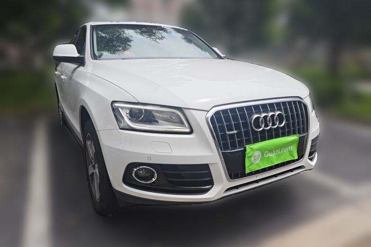 Used Audi Q5 2015 40 TFSI Technology Edition Front Right 45 Deg