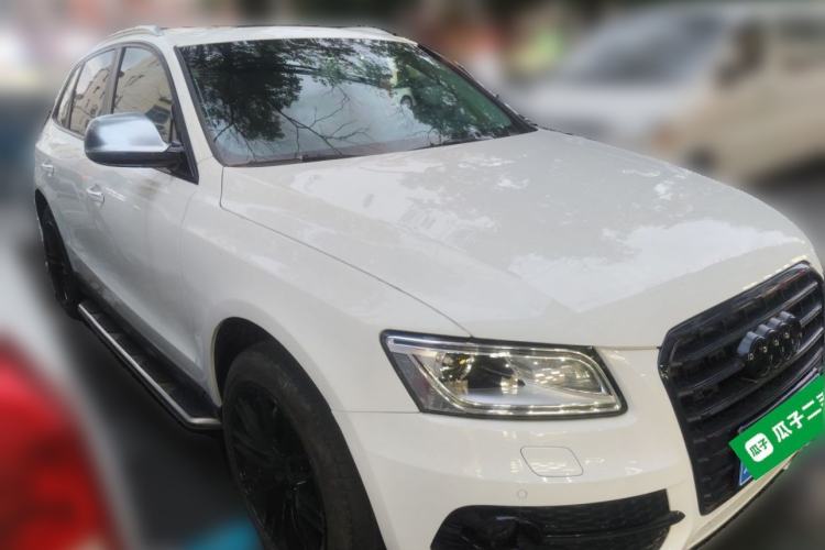 Used Audi Q5 2015 40 TFSI Comfort Model Front Right 45 Deg