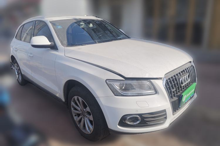 Used Audi Q5 2015 40 TFSI Technology Edition Front Right 45 Deg
