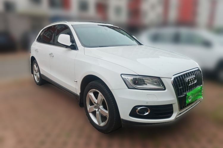 Used Audi Q5  Front Right 45 Deg
