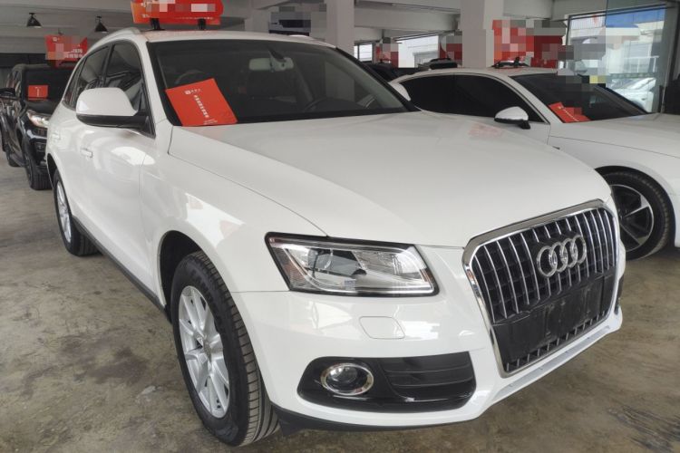 Used Audi Q5 2015 40 TFSI Trendy Edition Front Right 45 Deg