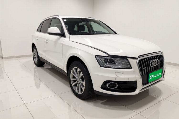 Used Audi Q5 2015 40 TFSI Technology Edition Front Right 45 Deg