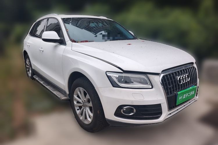 Used Audi Q5 2015 40 TFSI Technology Edition Front Right 45 Deg