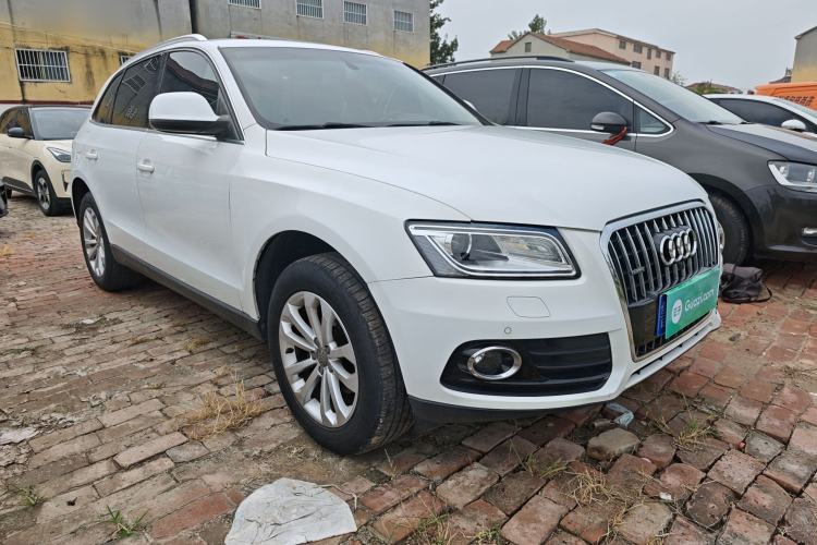 Used Audi Q5 2015 40 TFSI Technology Edition Front Right 45 Deg