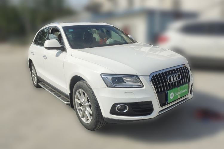 Used Audi Q5 2015 40 TFSI Technology Edition Front Right 45 Deg